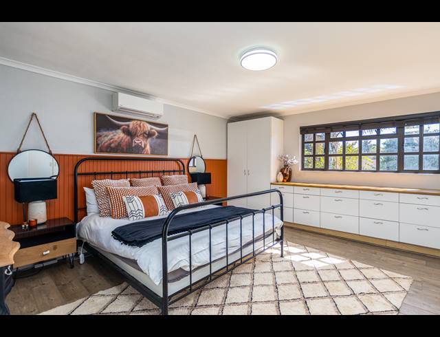 6 BEDROOM FREEHOLD FOR SALE IN FLAMINGO VLEI